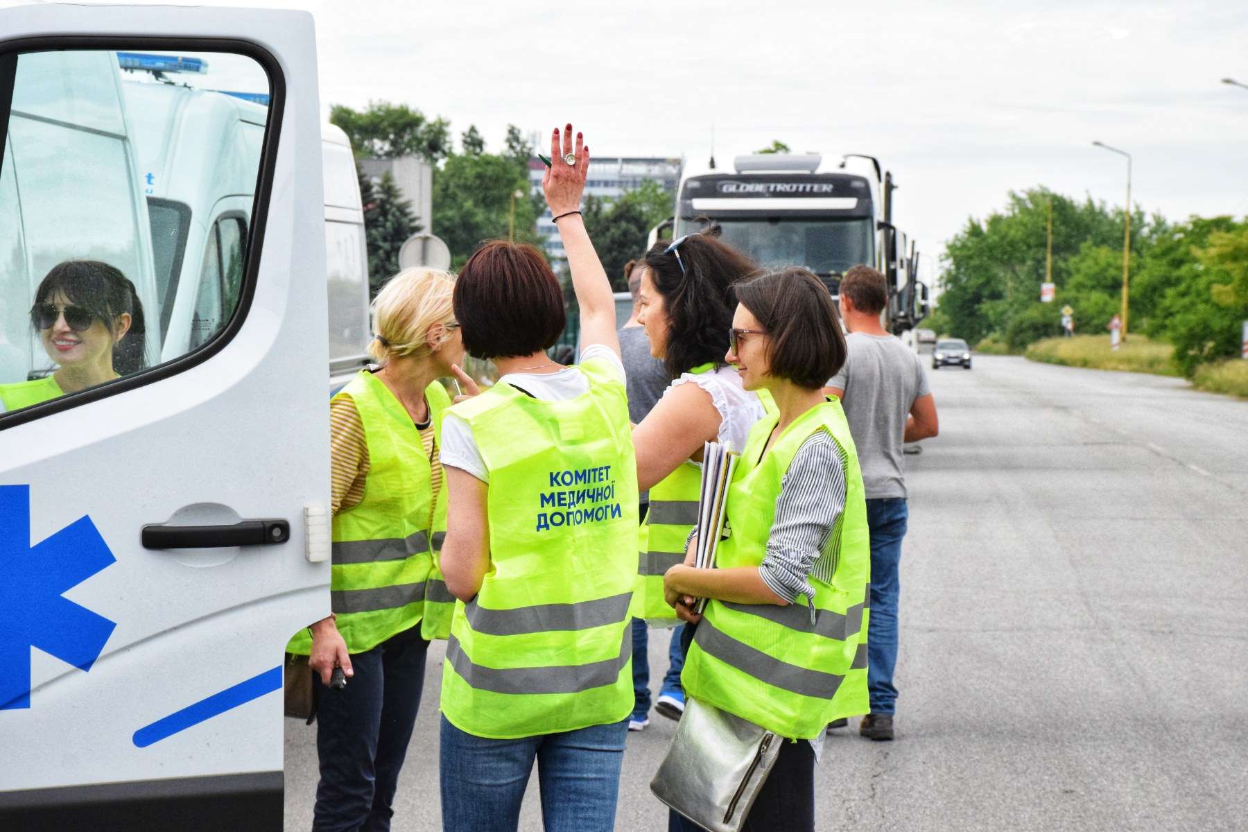 A short history of great work resulting in delivery of 11 ambulances to Ukraine