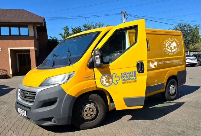 Броньоване авто для забезпечення продовольчої гуманітарної місії на Херсонщині