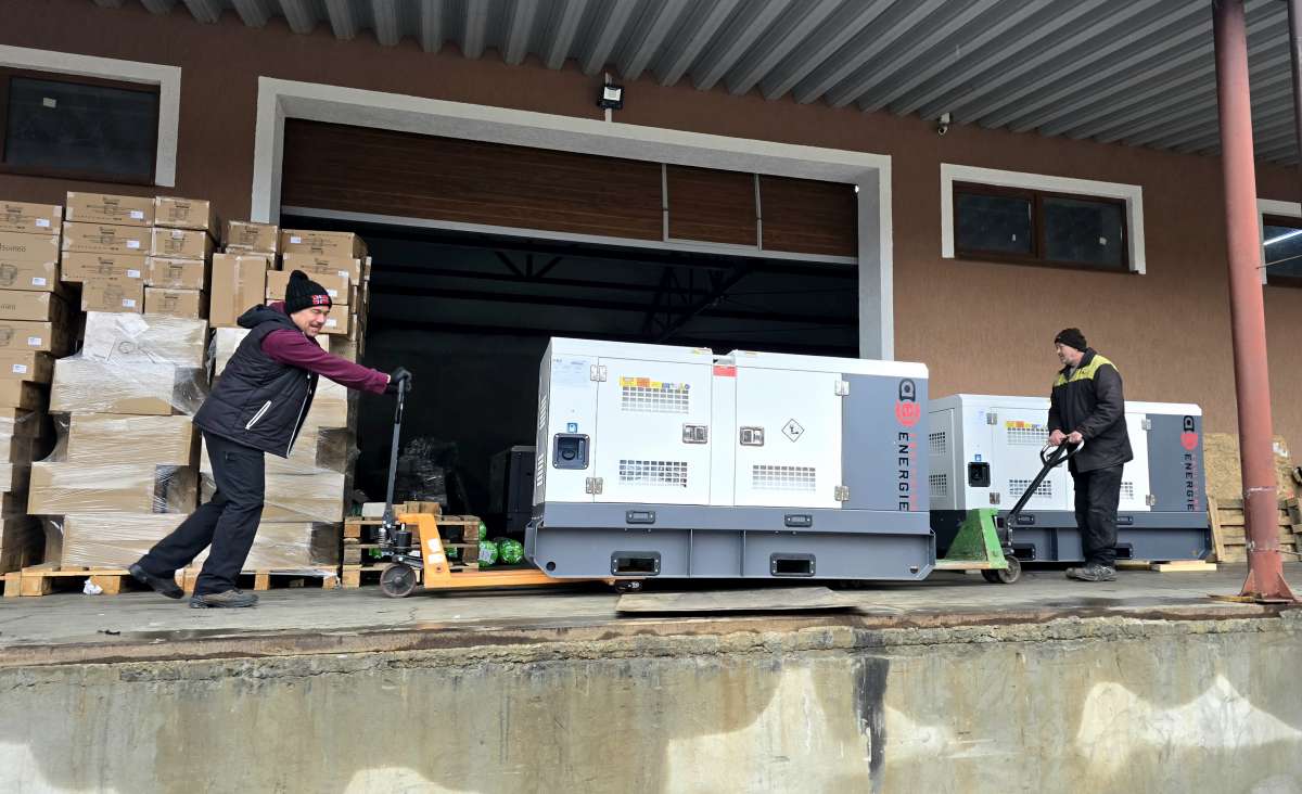 Три потужні генератори доставлено на підтримку критичної інфраструктури Херсонщини